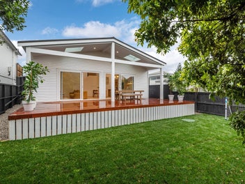 Luxurious living in Westmere