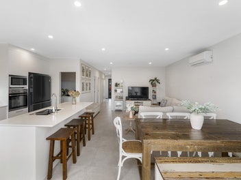 Move In Ready! Owners Cashing Up!