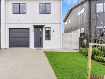 URGENT SALE! OWNERS CASHING UP!