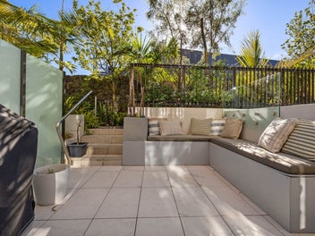 Urban Apartment Sanctuary + Private Patio