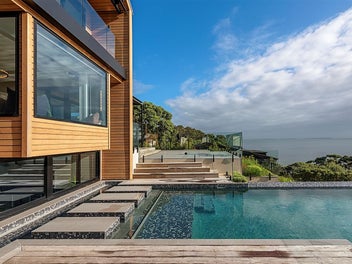 Luxury Waterfront Home On Over 2,000SQM