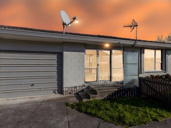 * UNDER OFFER * First Home Buyers & Investor Alert