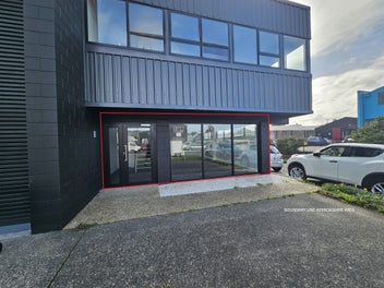 Image 1 of 7