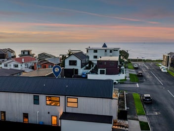 Brand-new, prime location, 300m to Coastal Walkway