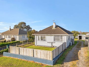 Potential near schools & amenities!
