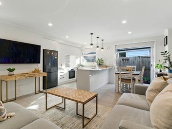 Papamoa Vibes: Modern, Sunny, Ready to Impress!