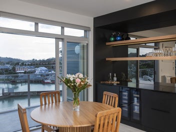 Prime Penthouse - Bring me Offers
