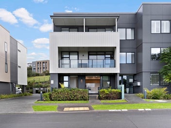 Ground Floor Retreat - Covered Parking & Storage