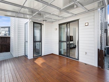Stand Alone, Freehold, Modern & Easy to Manage...