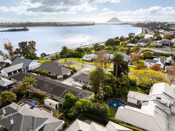 Prime CBD location | Bring your flair!