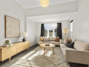 Comfy Sunny Escape, just Steps from Town