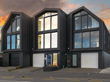 Absolute Beachfront – Prime Lyall Bay