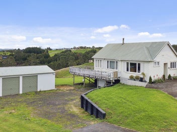 A Little House with Big Views!