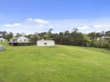 A Little House with Big Views!