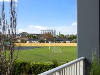 Effortless Elegance by the Sea - Orewa
