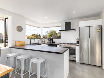 Easy Living With a Modern Twist!