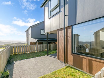 MODERN SUNNY LIVING