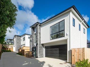 Brand New In Rangi Zone - Walk To Beach