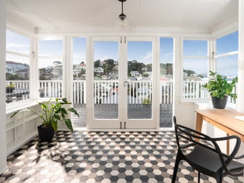 SUNNY & SPACIOUS HATAITAI FAMILY LIVING