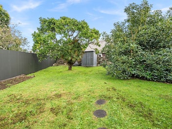 Deceased Estate - Do Up- Must Sell!