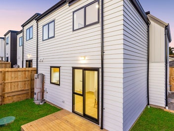 TUPAKI TERRACES, TOWNHOUSES IN PAKURANGA