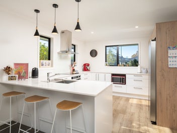 Modern and easy-care on Camborne