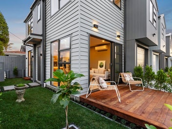 Modern Luxury in the Heart of Milford