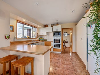 Family Haven In The Heart Of Springlands