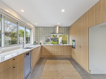 Modern Low Maintenance Tropical Retreat