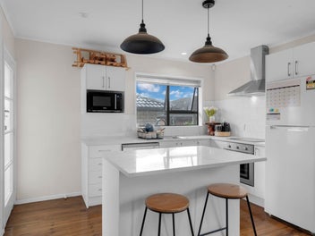 Freehold, Road frontage & Standalone