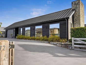 Space, Style & Sunshine in Peninsula Bay