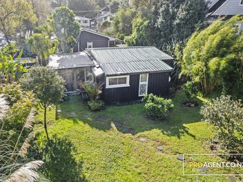 Private Garden, Prime Location - A Hidden Gem
