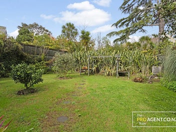 Private Garden, Prime Location - A Hidden Gem