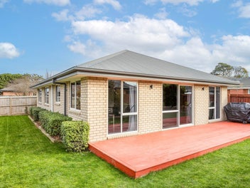 Stylish, sunny and central