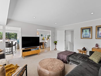 BEACHSIDE LIVING - FINAL WEEKEND BEFORE AUCTION!