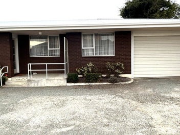 Three bedroom townhouse in South Hill