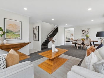 Renovated Ex-Fletcher Home with Reserve Outlook