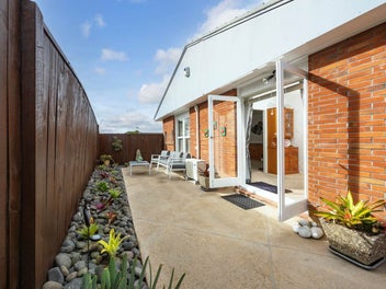 Tick For Brick, Tick For Tile