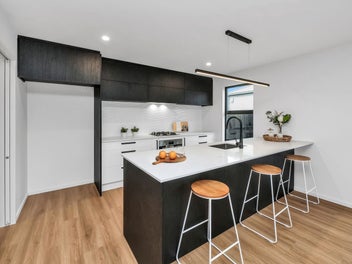 Contemporary Class, Elegant Living