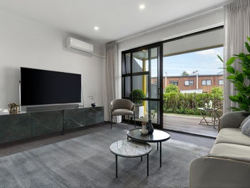 Ground floor, single level, car park included.