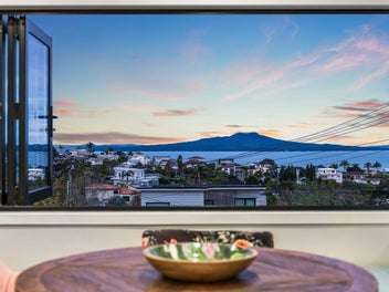 Coastal Luxury | Rangitoto Views | Double Westlake
