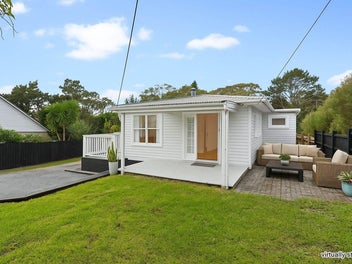 COUNTRY LIVING WITH CITY CONVENIENCE