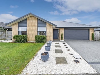 Private, Practical & Perfectly Positioned!