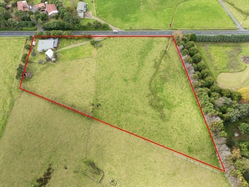 Charming country home - Adjoining block available