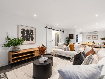 Urban Chic with a Touch of Charm
