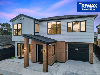 Brand New 5-Bed Luxury Home - Dual Master Suites