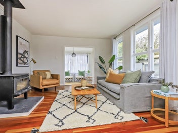 It's Easy - Just Move In!