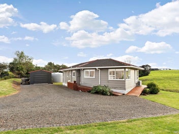 Sun Trap! Owners ready to move. Are you?