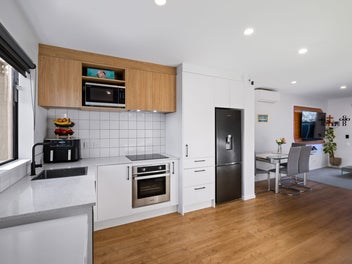 Motivated Vendor Says Sell - Smart Home, Top Spot!