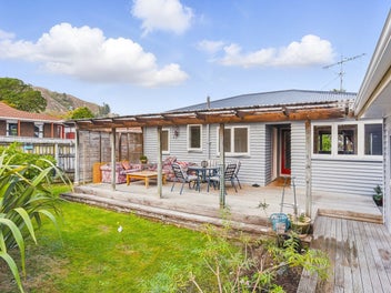 Versatile Living on Full-Sized Section